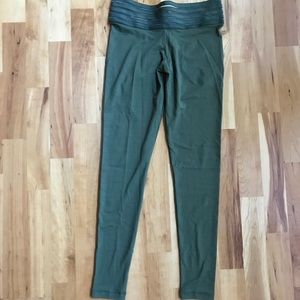 CUTE BOOTY LOUNGE OLIVE BACK TO BASIC LEGGINGS MD